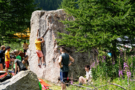 Granpablok, Parco Nazionale del Gran Paradiso - Il raduno di arrampicata boulder Granpablok 2024 a Pont di Valsavarenche, Parco Nazionale del Gran Paradiso, Valle d’Aosta