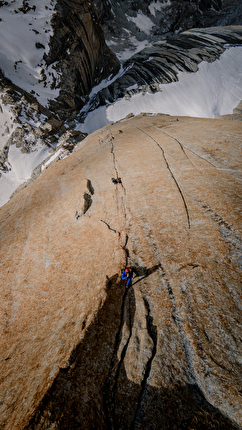 Stefano Ragazzo Eternal Flame Trango Tower - Stefano Ragazzo e la prima solitaria di Eternal Flame, Trango Tower, Torri del Trango, luglio 2024