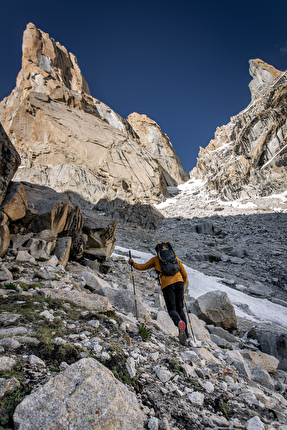 Stefano Ragazzo Eternal Flame Trango Tower - Stefano Ragazzo making the first rope-solo of Eternal Flame on Nameless Tower, Trango Towers, July 2024