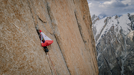 Stefano Ragazzo Eternal Flame Trango Tower - Stefano Ragazzo e la prima solitaria di Eternal Flame, Trango Tower, Torri del Trango, luglio 2024