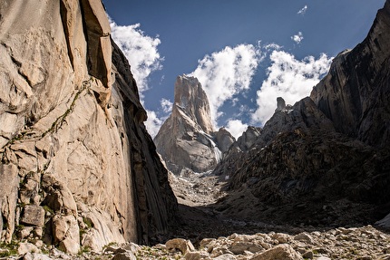 Stefano Ragazzo Eternal Flame Trango Tower - Trango Tower, anche conosciuta come Nameless Tower, nei Torri del Trango in Pakistan, salita in solitaria per la prima volta da Stefano Ragazzo dal 17 al 26 luglio 2024