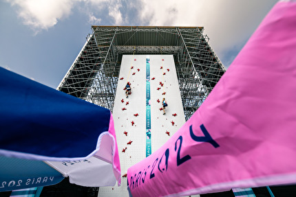 Giochi Olimpici Parigi 2024 - Giochi Olimpici Parigi 2024: allenamento sulla parete di arrampicata sportiva utilizzata per le Olimpiadi