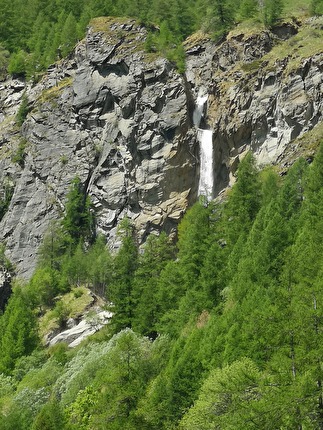 Cascata Lo Dard, Ollomont, Valle d'Aosta - Massimo Bal climbing at the crag Cascata Lo Dard close to Ollomont in Valle d'Aosta, Italy