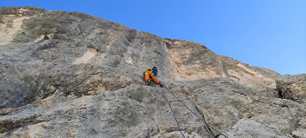 Torre del Formenton, intimo isolamento con il Vento nei Capelli. Di Marco Bozzetta