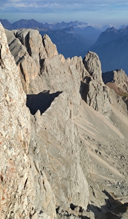 Torre del Formenton, Dolomiti, Marco Bozzetta, Costante Carpella - L'apertura di 'Vento nei Capelli' alla Torre del Formenton nelle Dolomiti  (Marco Bozzetta, Costante Carpella 2023)