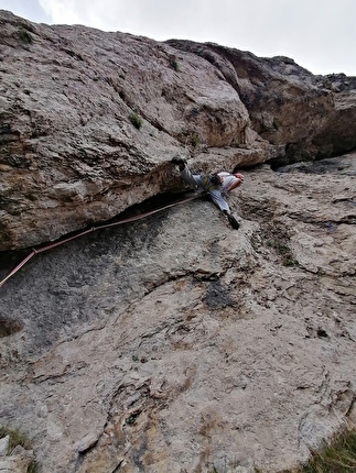 Grigna Nascente, Pala Piccola, Grignetta, Saverio De Toffol, Jorge Leonel Palacios - Giovanni Rivolta sul primo tiro di 'Grigna Nascente' alla Pala Piccola, Grignetta