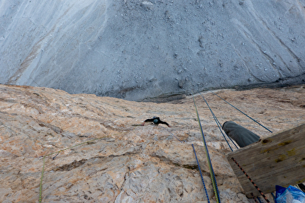 Space Vertigo Cima Ovest Tre Cime di Lavaredo, Felix Kiem, Patrick Tirler - Felix Kiem & Patrick Tirler making the first repeat of 'Space Vertigo' on Cima Ovest, Tre Cime di Lavaredo, Dolomites  (23-25/07/2024)