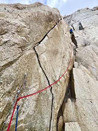 Cric e Croc, Rognon Vaudano, Monte Bianco, Niccolò Bruni, Gianluca Marra, Giovanna Mongilardi - The first ascent of 'Cric e Croc' on Rognon Vaudano, Mont Blanc (Niccolò Bruni, Gianluca Marra, Giovanna Mongilardi estate 2024)