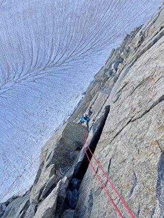 Cric e Croc, Rognon Vaudano, Monte Bianco, Niccolò Bruni, Gianluca Marra, Giovanna Mongilardi - The first ascent of 'Cric e Croc' on Rognon Vaudano, Mont Blanc (Niccolò Bruni, Gianluca Marra, Giovanna Mongilardi estate 2024)