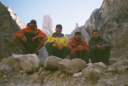 Rara ripetizione del Grand Diedre Desplomando alla Torre di Trango, la Nameless Tower del Karakorum