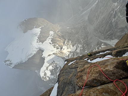 Grand Diedre Desplomando, Trango Tower - Grand Diedre Desplomando, Trango Tower (Tomáš Buček, František Bulička, Martin Krasňanský, Michal Mikušinec, estate 2024)