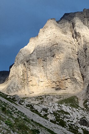 Cima Ghez, Valle d’Ambiez, Dolomiti di Brenta, Rolando Larcher, Alessandro Larcher - La Vita che verrà in Valle d’Ambiez (Dolomiti di Brenta):  il raro sole del tardo pomeriggio