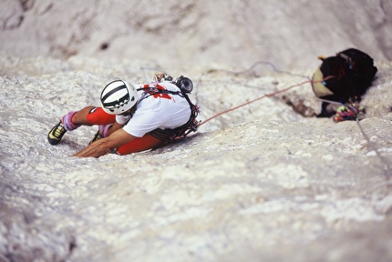 Cima Ghez, Valle d’Ambiez, Dolomiti di Brenta, Rolando Larcher - Rolando Larcher in apertura sul terzo tiro di 'La Vita che verrà' alla Cima Ghez in Valle d’Ambiez (Dolomiti di Brenta) nel 1999