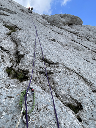 Gran Sasso Corno Piccolo - La quarta nuova calata sulla parete NE della Seconda Spalla del Corno Piccolo, Gran Sasso, realizzate nell'estate 2024 da Riccardo Quaranta