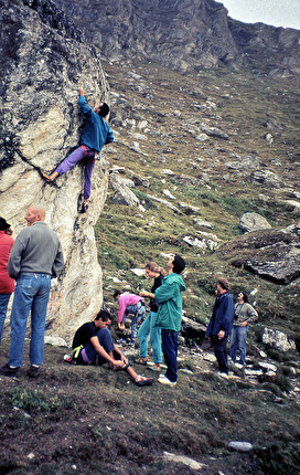 Granta Parei Val di Rhêmes Valle d'Aosta - Granta Parey in Val di Rhêmes: boulder al rifugio Benevolo anni '90