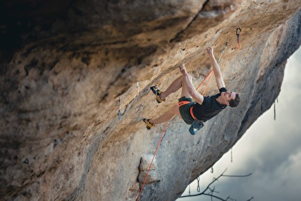 Adam Ondra Buoux - Adam Ondra in arrampicata nel nuovo settore di Buoux