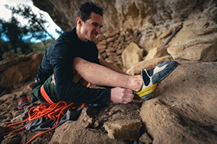 Adam Ondra Buoux - Adam Ondra getting ready to climb at the new sector in Buoux