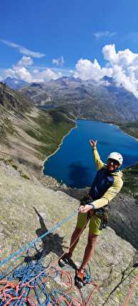 Valle Orco, Lago Serrù, Umberto Bado, Daniele Gallarato - Il traverso di L5 di 'Perla del lago' alla Bastionata del Lago Serrù in Valle dell'Orco (Umberto Bado, Daniele Gallarato 19/07/2024)