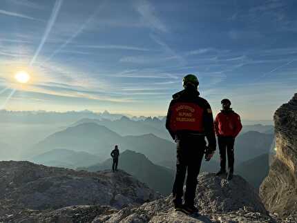 Monte Pelmo, Dolomiti, Bivacco Alberto Bonafede Aldo Giustina - Posizionamento sul Monte Pelmo (Dolomiti) del nuovo bivacco dedicato a Alberto Bonafede e Aldo Giustina, 22/09/2024