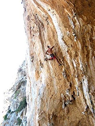 Kalymnos, Spartacus - Spartacus, Kalymnos: Aris Theodoropoulos su Keveros 6c+