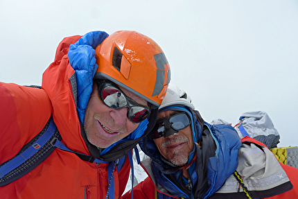 Mick Fowler & Victor Saunders make first ascent of Yawash Sar (6258m) in Karakorum