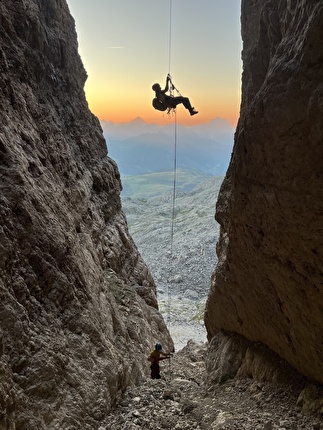 Ey Sbighèz, Sas dales Nü, Sella, Dolomiti, Alessandro Baù, Alessandro Beber, Matteo Pavana - L'apertura di 'Ey Sbighèz' al Sas dales Nü nel gruppo del Sella, Dolomiti (Alessandro Baù, Alessandro Beber, Matteo Pavana 29-30/08/2024)