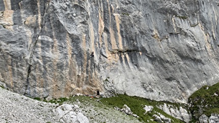 Dos di Dalun, Dolomiti di Brenta - Laura su 'Nebbia' (7b) alla falesia Dos di Dalun, Dolomiti di Brenta