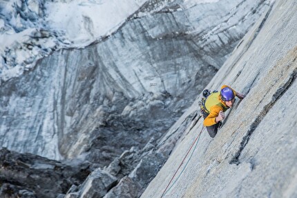 Mirror Wall, Greenland, Julia Cassou, Sean Warren, Pete Whittaker, Sean Villanueva O’Driscoll - Pete Whittaker making the first ascent of 'Ryu-shin' on Mirror Wall in Greenland (Julia Cassou, Sean Warren, Pete Whittaker, Sean Villanueva summer 2024)