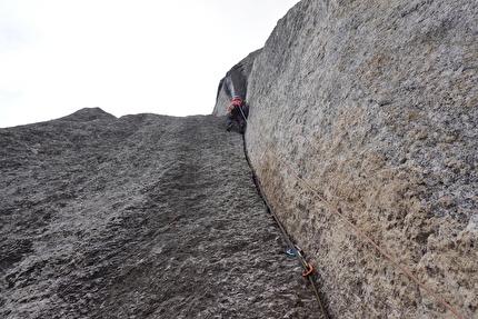 Azzardo Estremo, Sckem Braq, Nangma Valley, Pakistan, Chiara Gusmeroli, Matteo De Zaiacomo  - L'apertura di 'Azzardo Estremo' sullo Sckem Braq nella Nangma Valley in Pakistan (Chiara Gusmeroli, Matteo De Zaiacomo estate 2024)