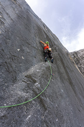 Speckkarplatte, Karwendel, Austria, Armin Fuchs, Peter Manhartsberger - Cathy Laflamme su L2 di 'Leider Geil' alla Speckkarplatte, Karwendel, Austria (Armin Fuchs, Peter Manhartsberger)