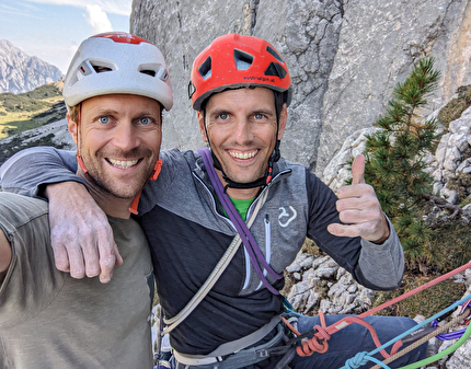 Floitenturm, Speckkarplatte, Karwendel, Austria, Raphael Jäger, Peter Manhartsberger, Michael Zellinger - Michael Zellinger e Peter Manhartsberger dopo l'apertura di di 'Trog mi Wind' al Floitenturm, Speckkarplatte, Karwendel, Austria (Raphael Jäger, Peter Manhartsberger, Michael Zellinger 2024)