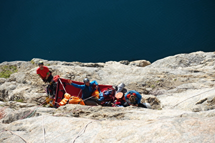 Torsukattak Fjord, Greenland, Miška Izakovičová, Callum Johnson, Tim Miller, Simon Smith - Torsukattak Fjord, Greenland: portaledge camp on The Thumbnail