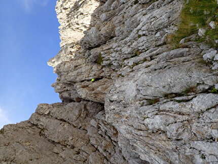 Monte Sirente, Appennino Centrale, Torre Prignano, Simone Federici, Cristiano Iurisci, Micheal De Julis - 'Solo per Donne' alla Torre Prignano, Monte Sirente: Cristiano Iurisci sul breve camino