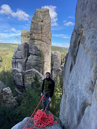 Adrspach, Michał Czech, Paweł Zieliński - Adrspach: Michał Czech climbing 'Štěpánská koruna', Starosta in the background 