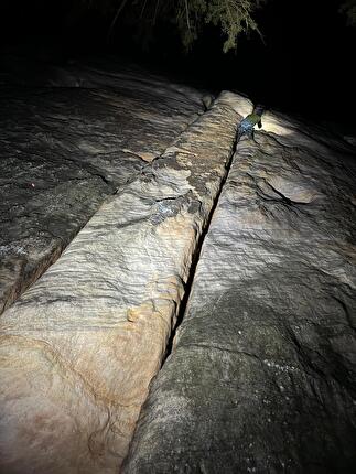 Adrspach, Michał Czech, Paweł Zieliński - Adrspach: Paweł Zieliński climbing 'Žlutá spára', Mravenčí hora