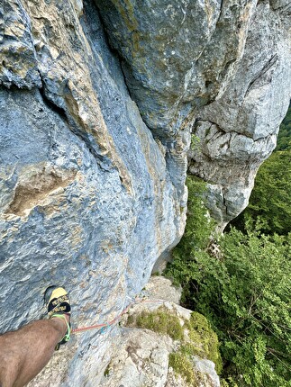 Buco del Merlo, Monte Porcini, Monti Reatini, Appennino Centrale, Ginevra Calandrella, Pino Calandrella - Pietra Miliare al Buco del Merlo: Pino Caladrella in apertura del 1° tiro