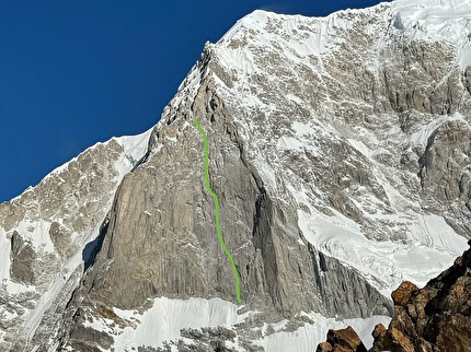 Chaukhamba III, Michelle Dvorak, Fay Manners  - The line attempted by Michelle Dvorak and Fay Manners on the SE buttress of Chaukhamba III, autumn 2024