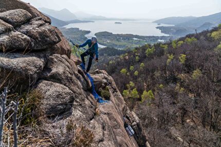 Climbing Technology - Belaying on multi-pitches according to Climbing Technology