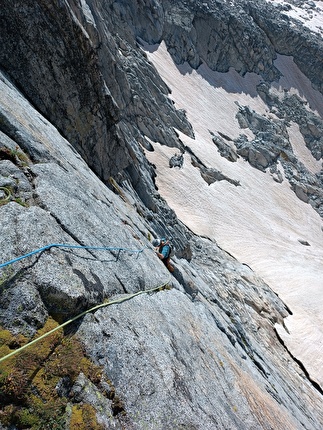 Tempo per respirare, Carè Alto, Adamello - Presanella, Marco Fedrizzi, Francesco Salvaterra - L'apertura di 'Tempo per respirare' alla sud del Carè Alto (Marco Fedrizzi, Francesco Salvaterra 23/08/2024)