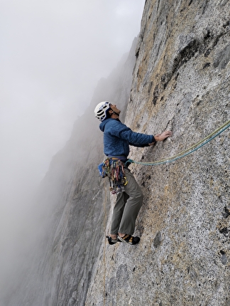 Tempo per respirare, Carè Alto, Adamello - Presanella, Marco Fedrizzi, Francesco Salvaterra - L'apertura di 'Tempo per respirare' alla sud del Carè Alto (Marco Fedrizzi, Francesco Salvaterra 23/08/2024)