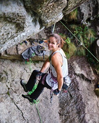 Laura Pineau, Greenspit - Laura Pineau climbing Greenspit in Valle dell'Orco, October 2024