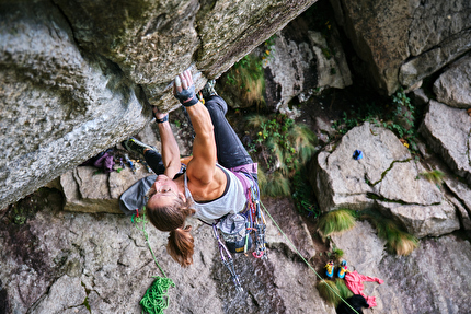 Laura Pineau, Greenspit - Laura Pineau climbing Greenspit in Valle dell'Orco, October 2024