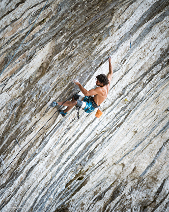 Lorenzo Bogliacino - Lorenzo Bogliacino su 'A Muerte Bilou' (9a+) nel Verdon, Francia