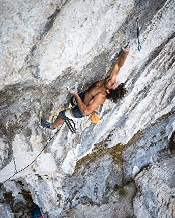 Lorenzo Bogliacino - Lorenzo Bogliacino su 'A Muerte Bilou' (9a+) nel Verdon, Francia