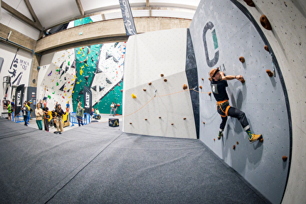 Petzl Belay Tour - Petzl Belay Tour nella palestra Orobia Climbing di Bergamo 