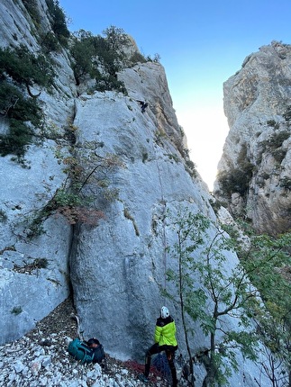 Gorropeddu, Supramonte, Baunei, Sardegna - L’apertura di ‘La chiamavano libertà’ a Gorropeddu, Supramonte di Baunei, Sardegna (Arianna Fiorino, Simone Mapelli, Francesco Pittau 2020-2024)