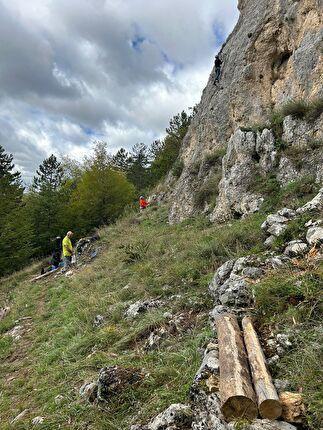 Valle Fredda, Gran Sasso - Valle Fredda, la falesia di drytooling al cospetto del Gran Sasso