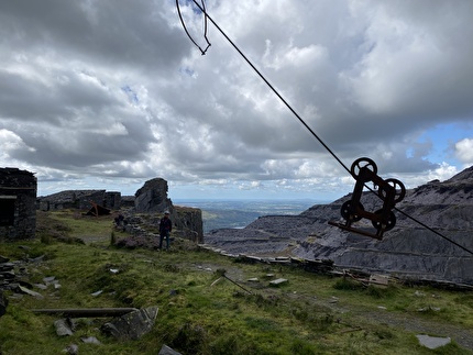 Arrampicata in Galles, Caterina Bassi, Martino Quintavalla - Arrampicata in Galles: archeologia industriale nelle cave di Llanberis