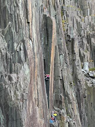 Arrampicata in Galles, Caterina Bassi, Martino Quintavalla - Arrampicata in Galles: Caterina Bassi su di The Quarryman Groove 8a, Twll Mawr, Llanberis