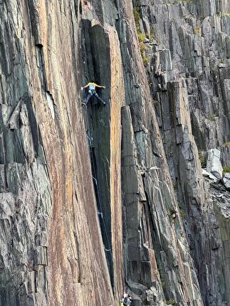 Arrampicata in Galles, Caterina Bassi, Martino Quintavalla - Arrampicata in Galles: Martino Quintavalla su di The Quarryman Groove 8a, Twll Mawr, Llanberis